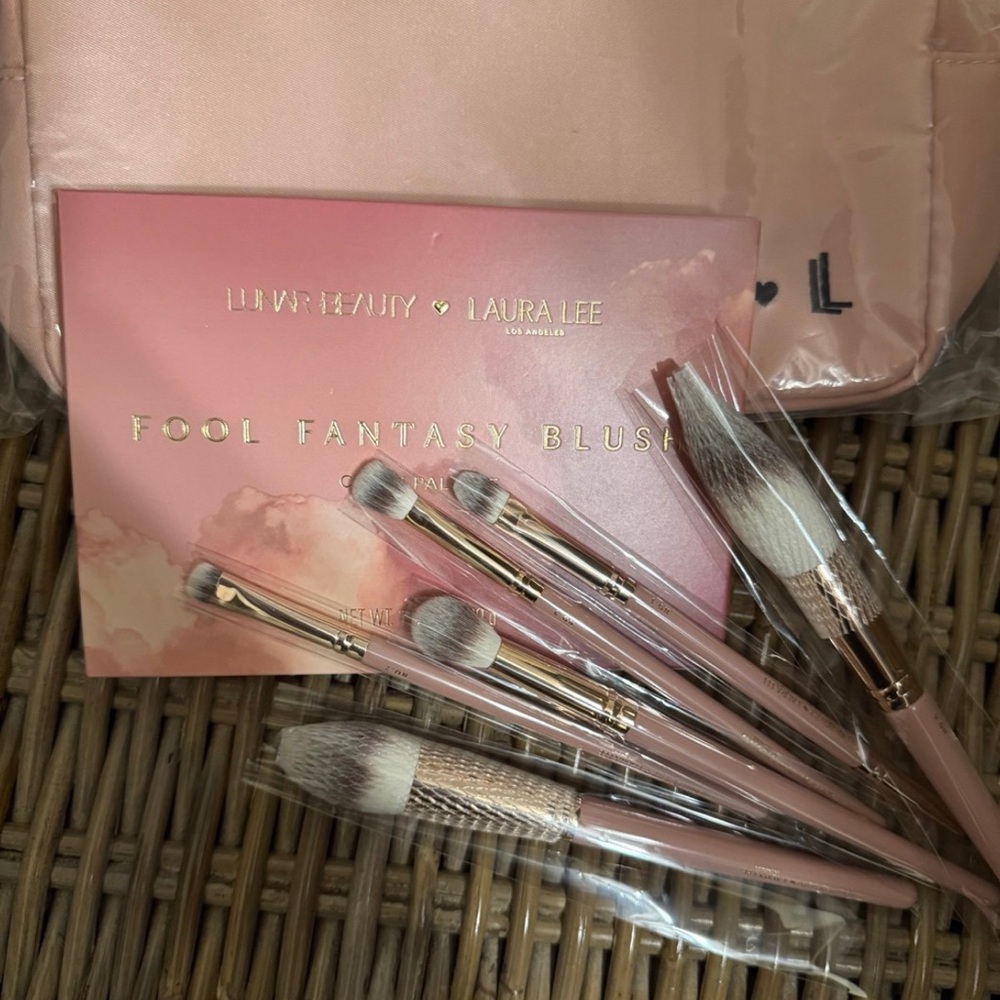 Laura Lee x lunar beauty Fool Fantasy Blush highlighter palette, bag ,Brush Set